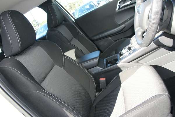 2023 Mitsubishi Outlander ES ZM