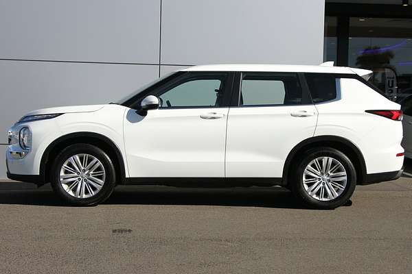 2023 Mitsubishi Outlander ES ZM
