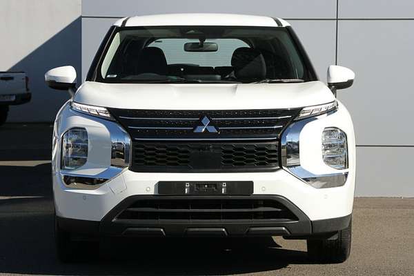 2023 Mitsubishi Outlander ES ZM