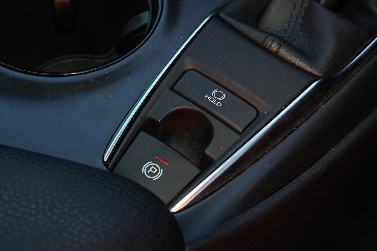 2019 Toyota Camry Ascent ASV70R
