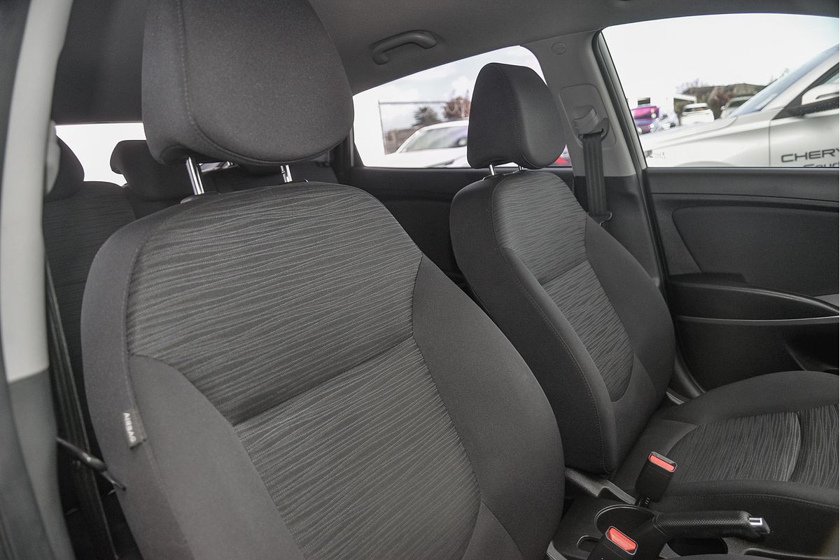 2019 Hyundai Accent Sport RB6