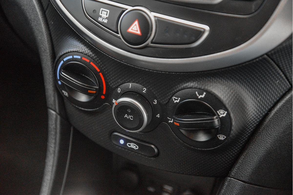 2019 Hyundai Accent Sport RB6