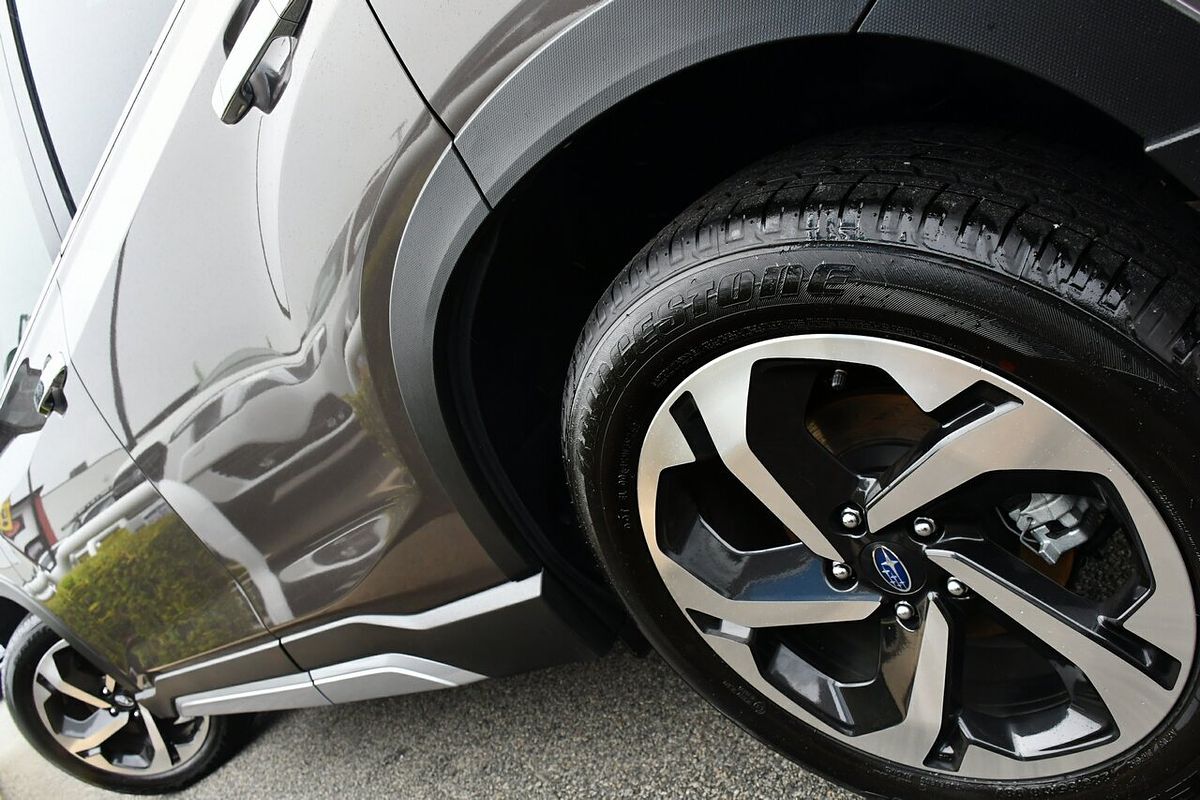 2025 Subaru Forester Hybrid S S5