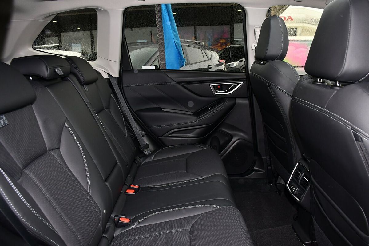 2025 Subaru Forester Hybrid S S5