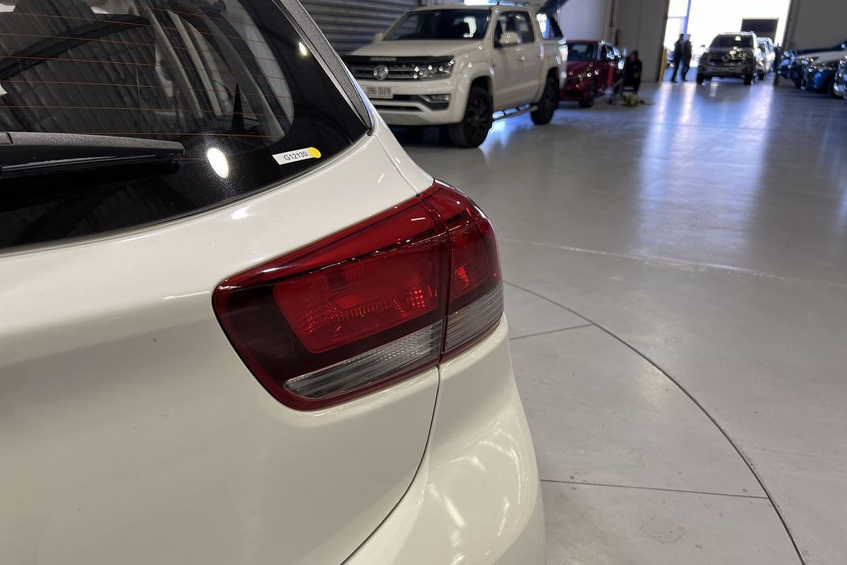 2017 Kia Rio S YB