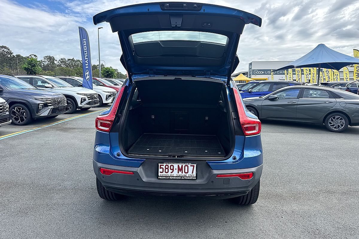 2020 Volvo XC40 T5 R-Design