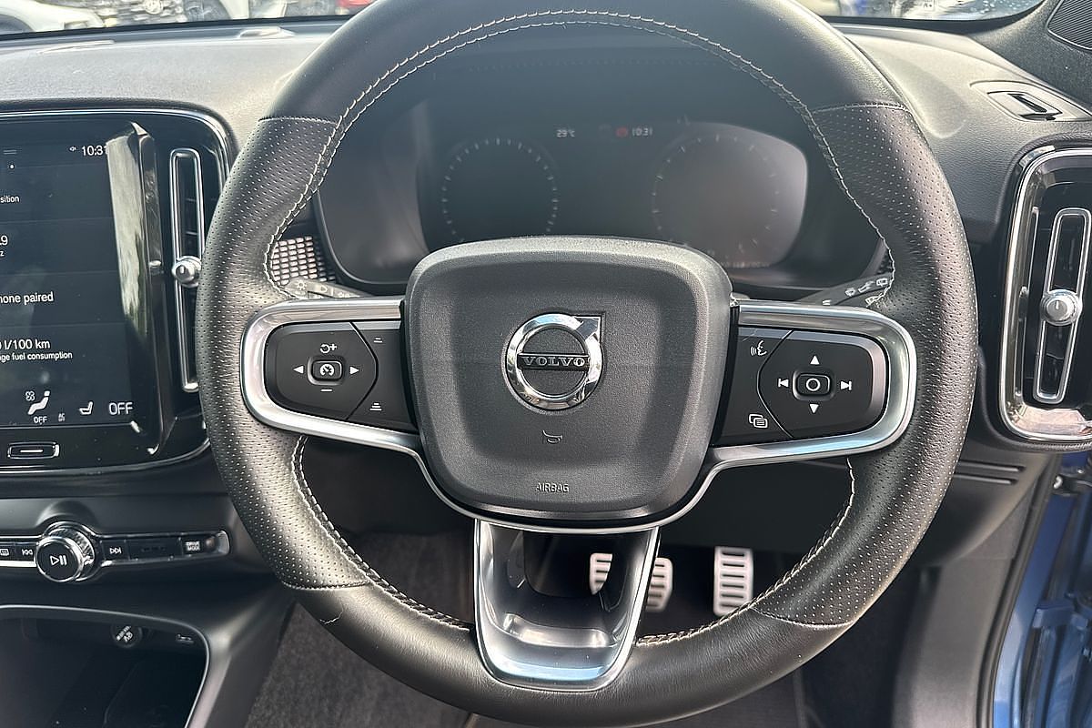 2020 Volvo XC40 T5 R-Design