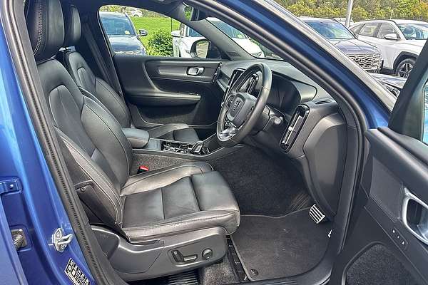 2020 Volvo XC40 T5 R-Design
