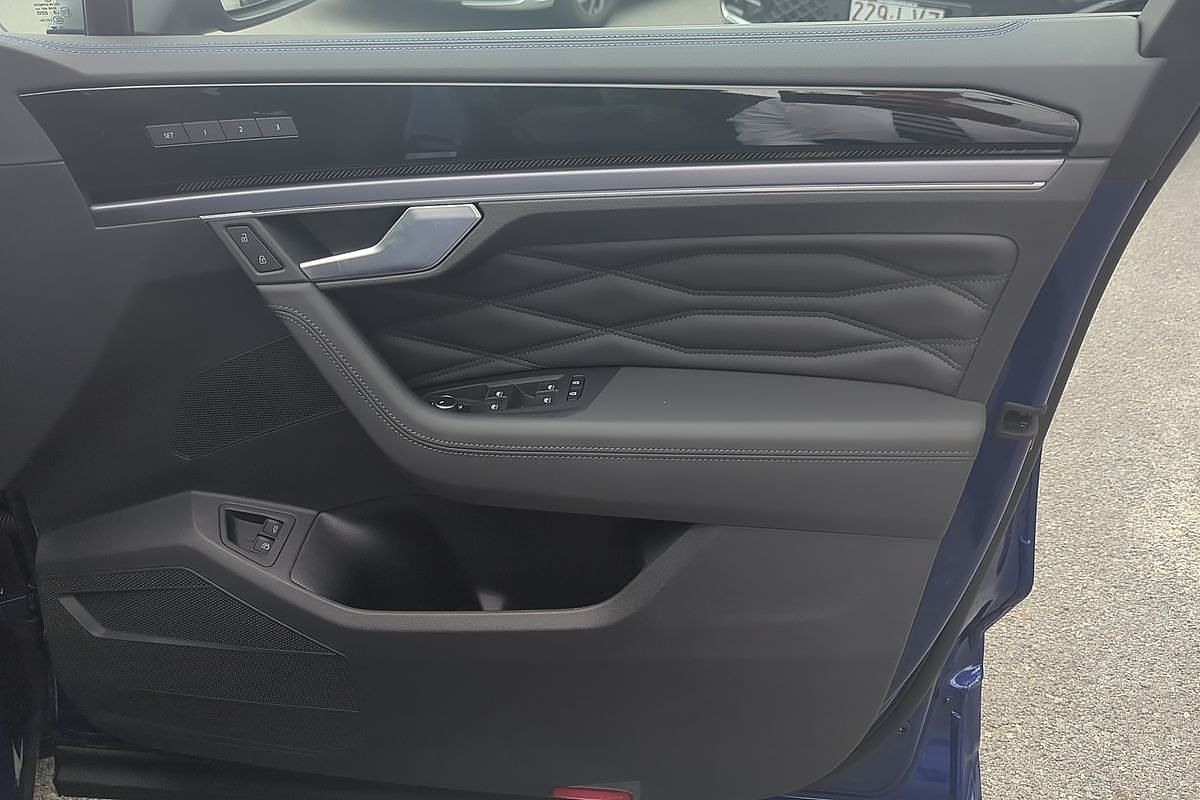 2025 Volkswagen Touareg R RC