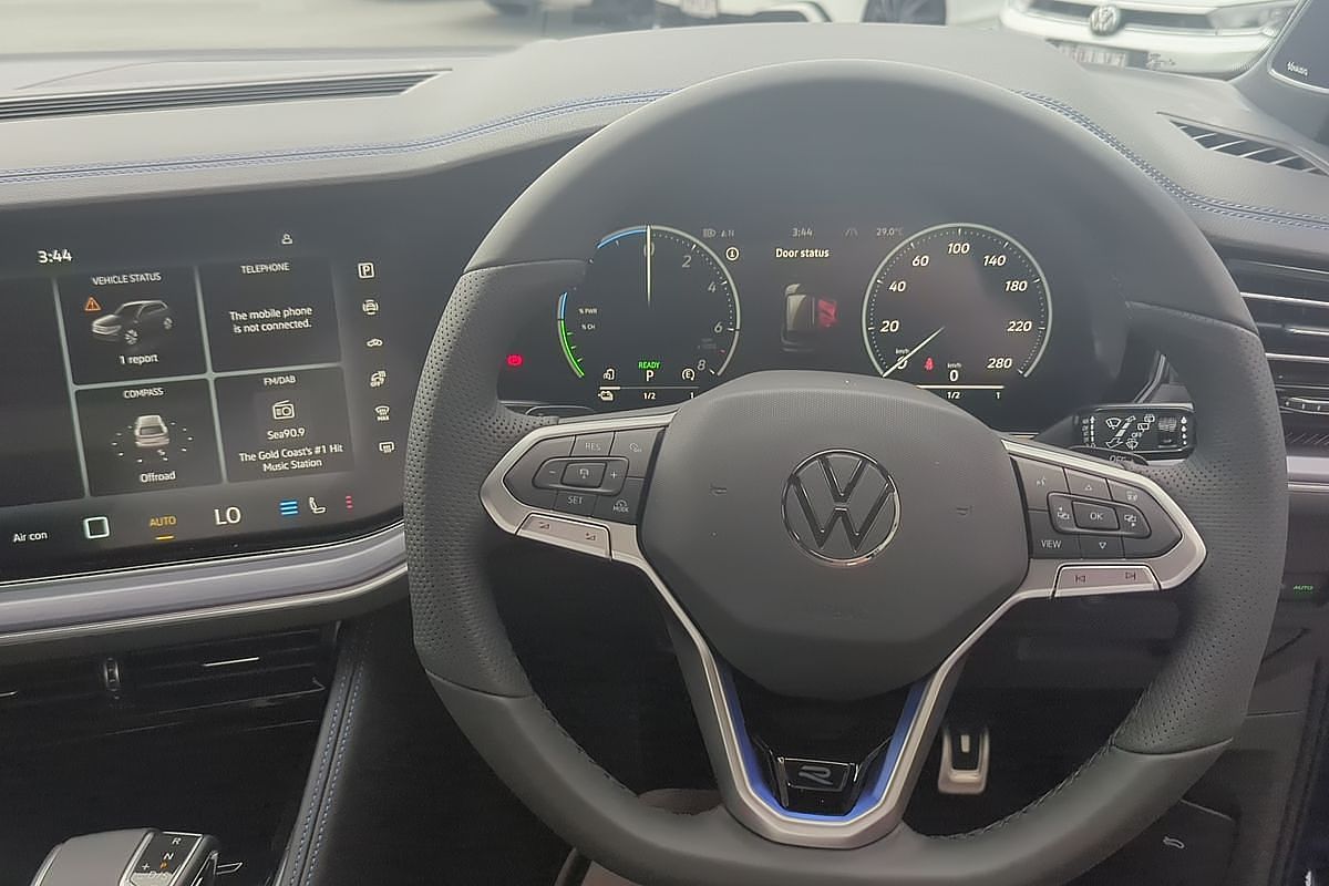 2025 Volkswagen Touareg R RC