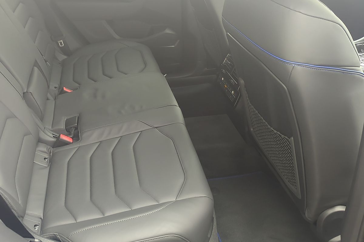 2025 Volkswagen Touareg R RC