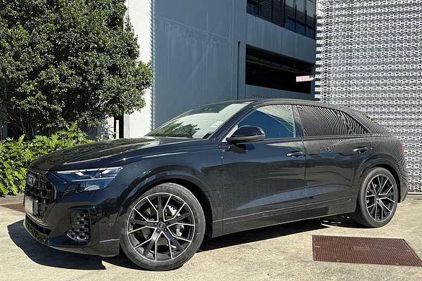 2024 Audi Q8 50 TDI S line F1