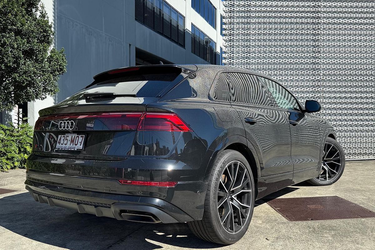 2024 Audi Q8 50 TDI S line F1