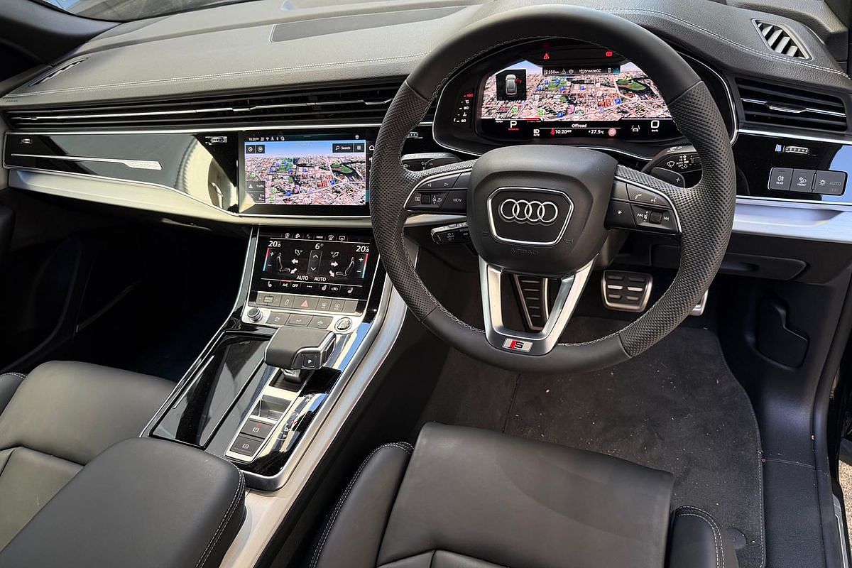 2024 Audi Q8 50 TDI S line F1