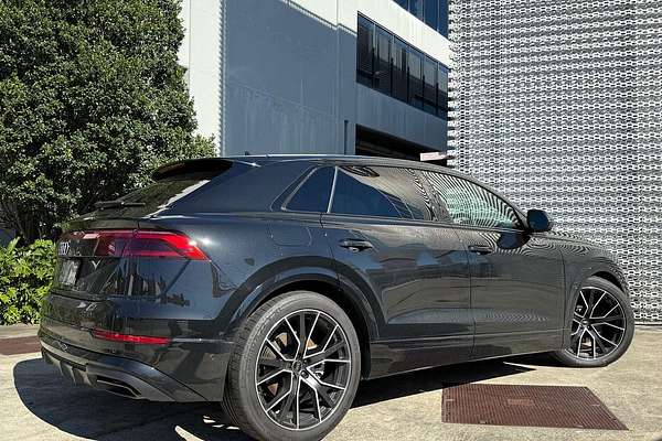 2024 Audi Q8 50 TDI S line F1