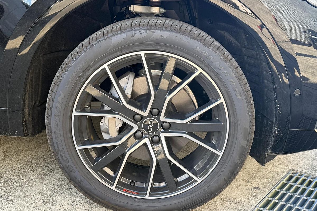 2024 Audi Q5 40 TDI S line FY