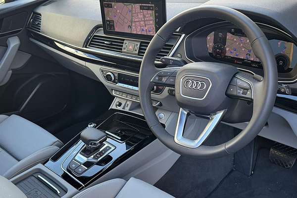 2024 Audi Q5 40 TDI S line FY