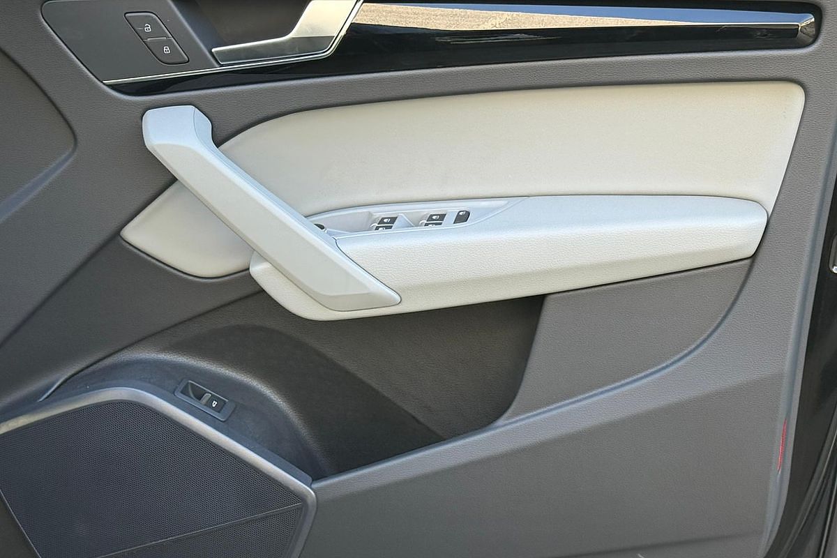 2024 Audi Q5 40 TDI S line FY
