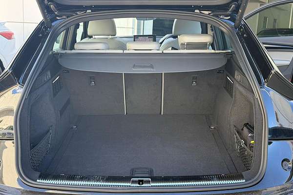 2024 Audi Q5 40 TDI S line FY