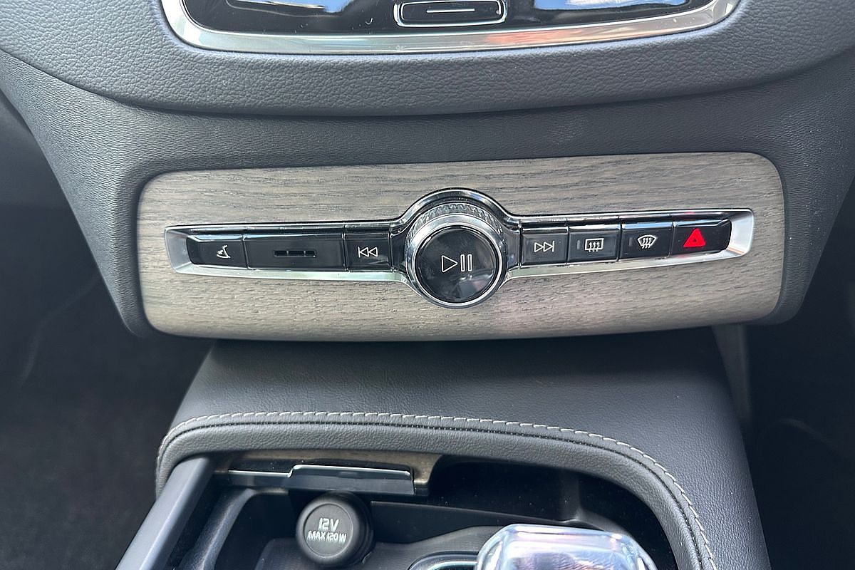 2023 Volvo XC90 Ultimate B6 Bright