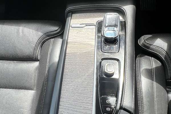 2023 Volvo XC90 Ultimate B6 Dark