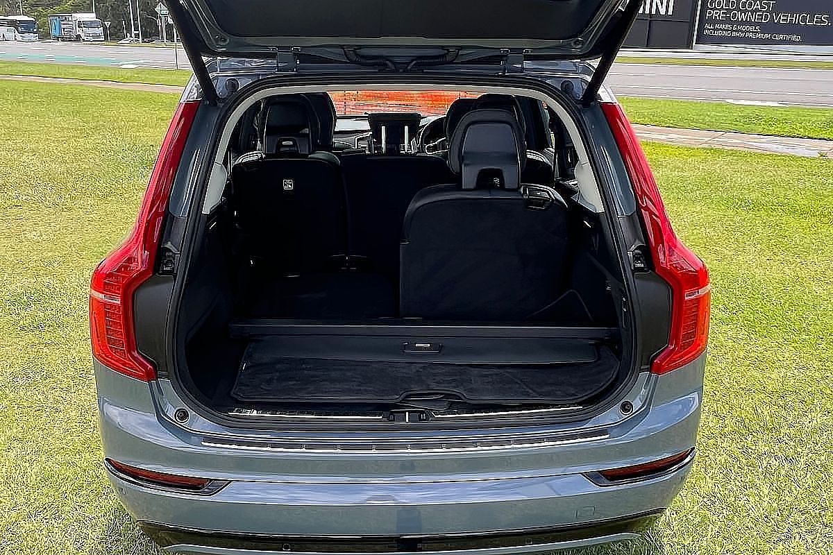 2023 Volvo XC90 Ultimate B6 Dark