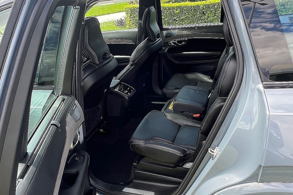 2023 Volvo XC90 Ultimate B6 Dark