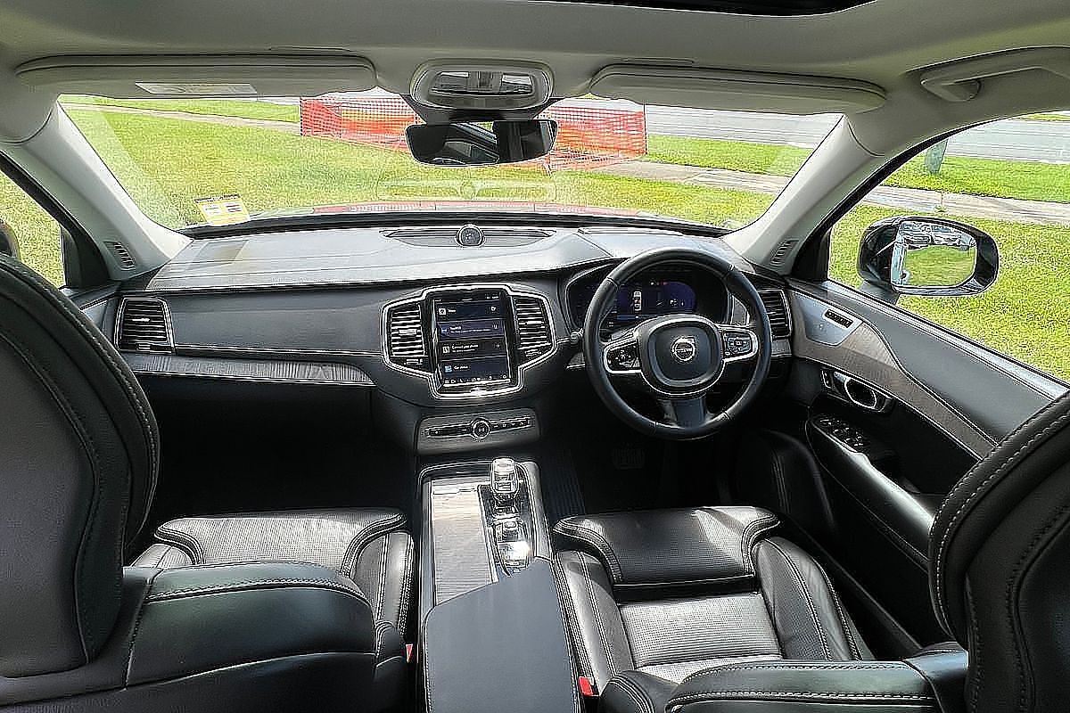 2023 Volvo XC90 Ultimate B6 Dark