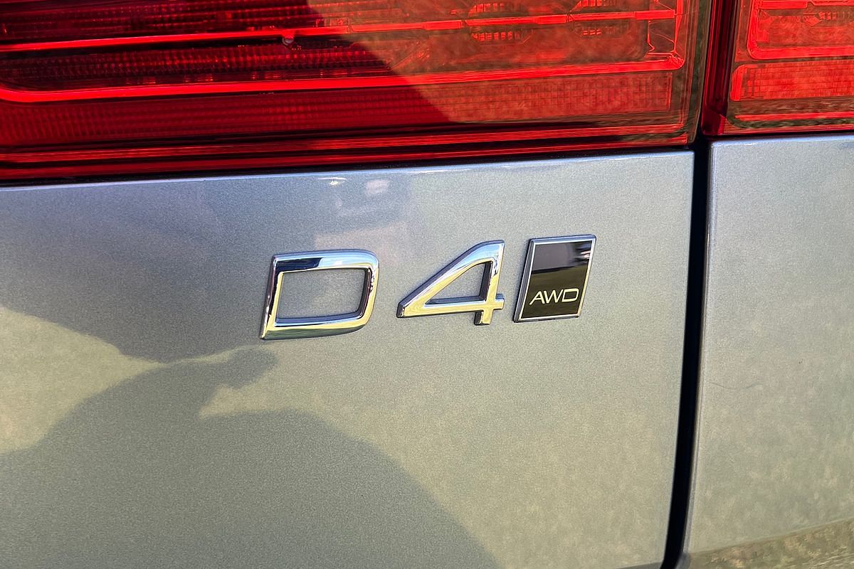 2021 Volvo XC60 D4 Inscription