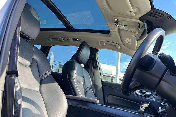 2021 Volvo XC60 D4 Inscription