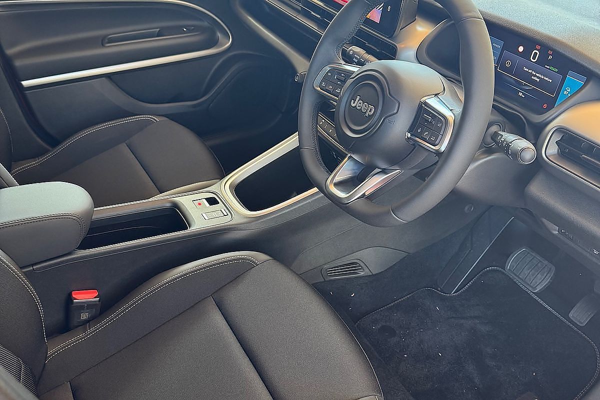 2024 Jeep Avenger Summit JJ