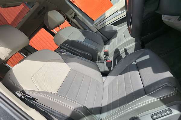 2024 Volkswagen Multivan TDI360 Life T7 SWB