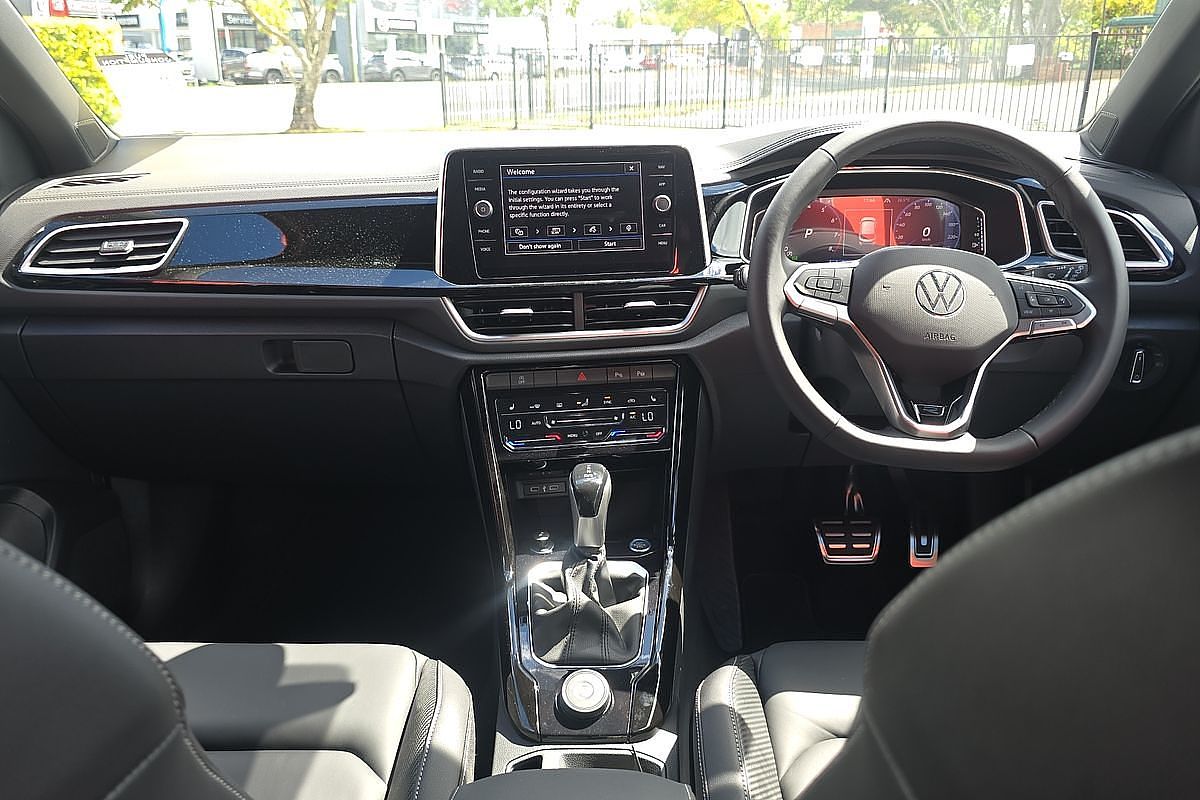 2024 Volkswagen T-Roc 140TSI R-Line D11