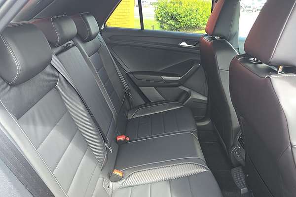 2024 Volkswagen T-Roc 140TSI R-Line D11