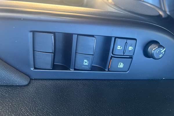 2023 Toyota Hilux SR GUN126R 4X4