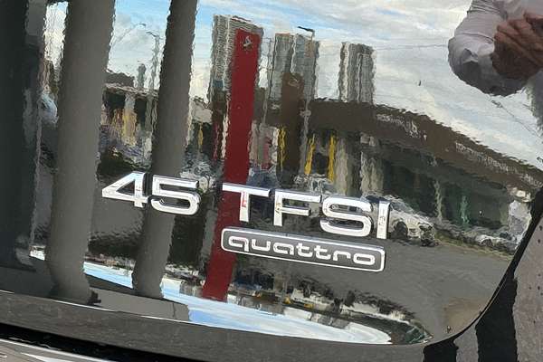 2024 Audi Q5 45 TFSI S line FY