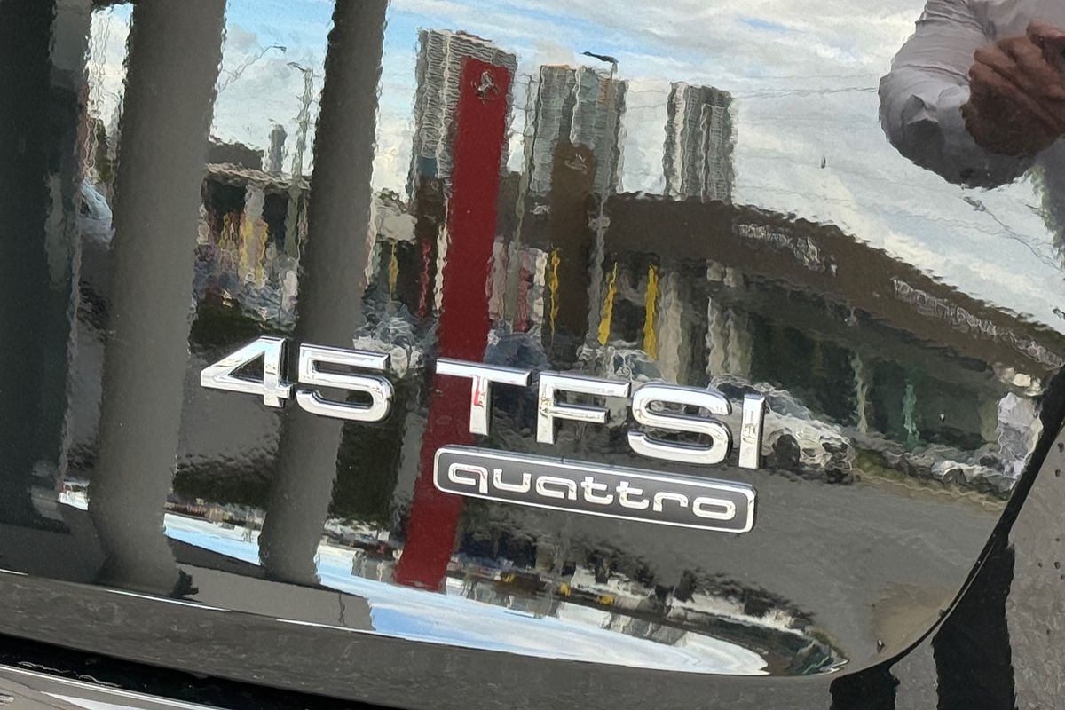2024 Audi Q5 45 TFSI S line FY