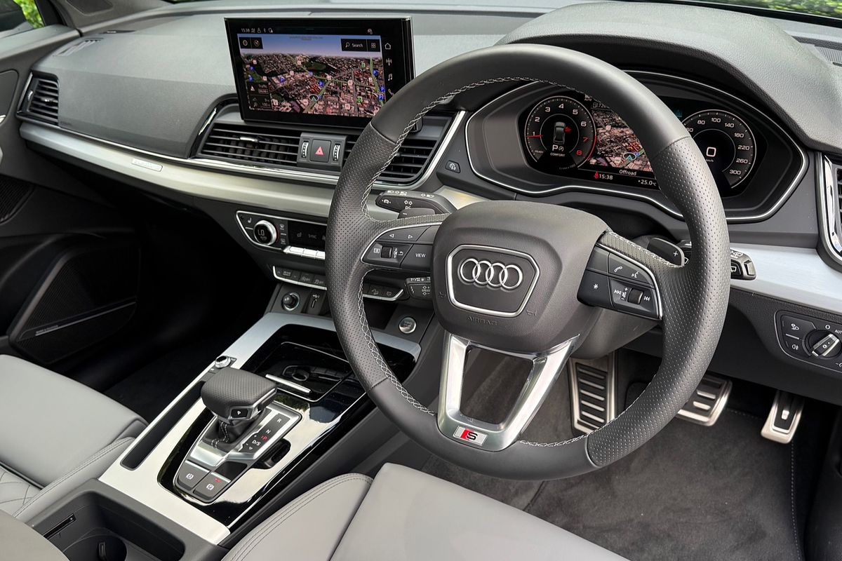 2024 Audi Q5 45 TFSI S line FY