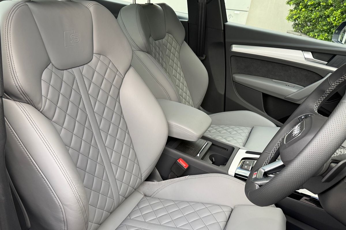 2024 Audi Q5 45 TFSI S line FY