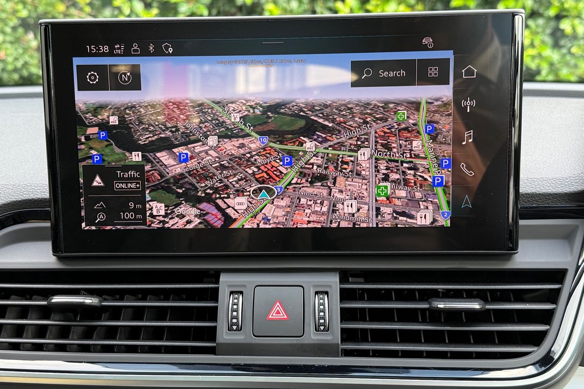 2024 Audi Q5 45 TFSI S line FY