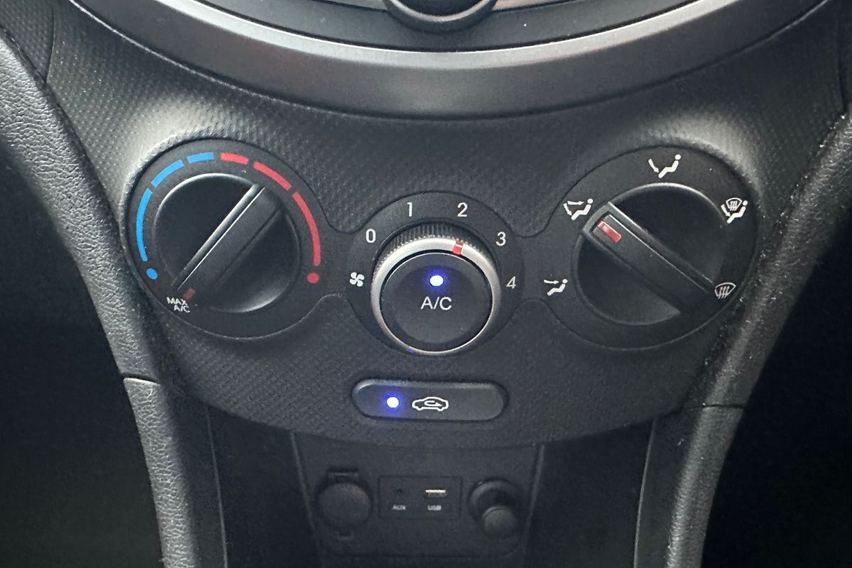2015 Hyundai Accent Active RB2