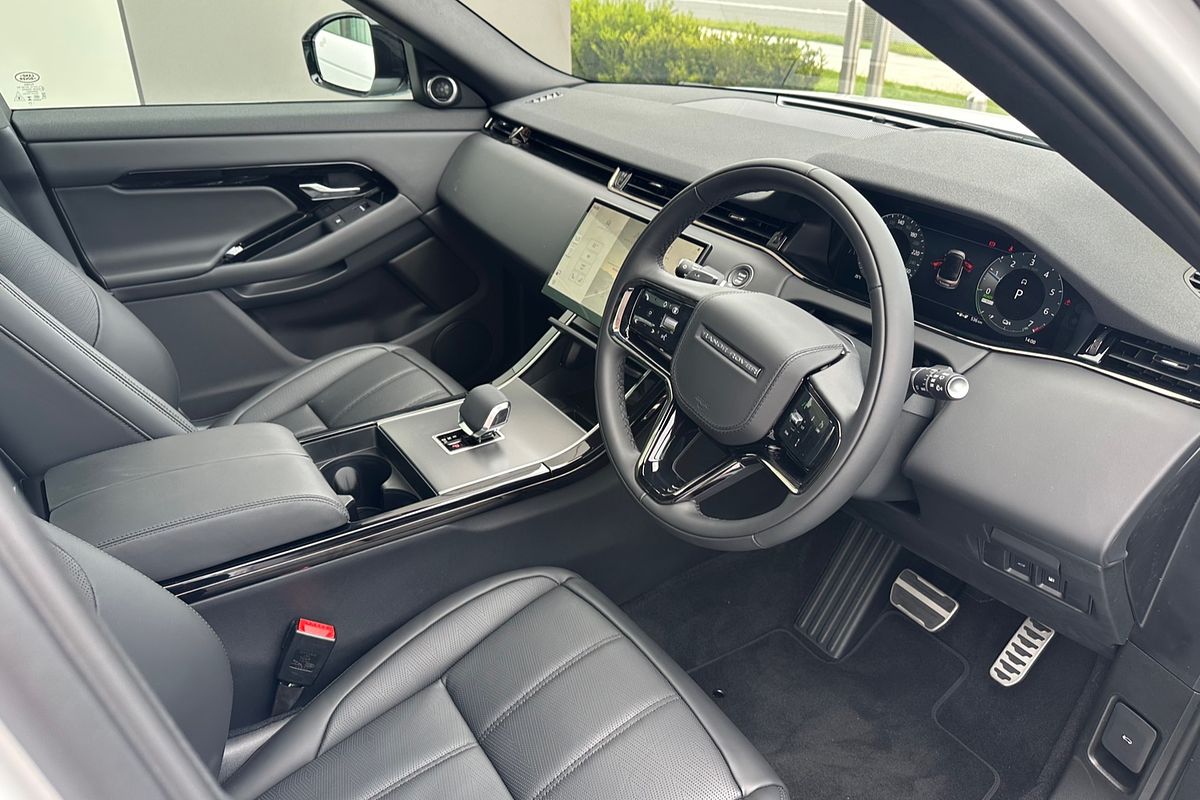 2024 Land Rover Range Rover Evoque P300e Dynamic HSE L551