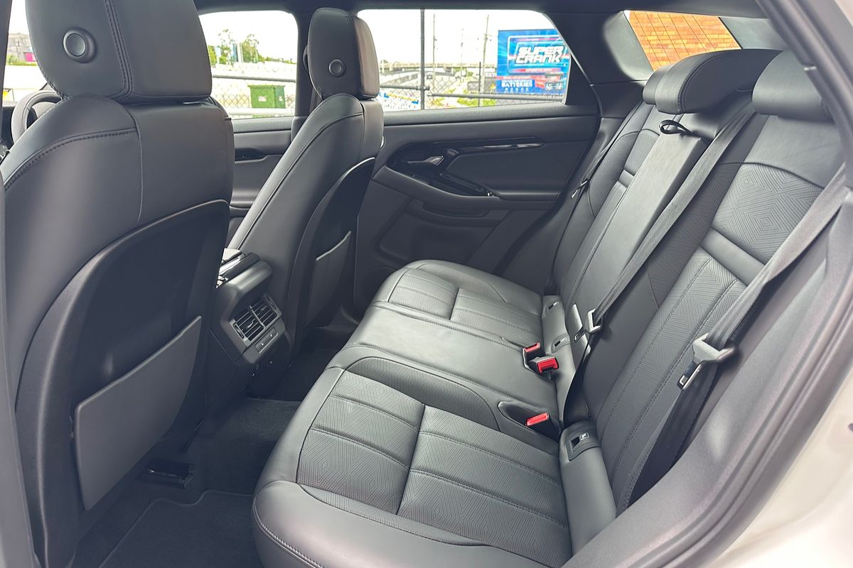 2024 Land Rover Range Rover Evoque P300e Dynamic HSE L551