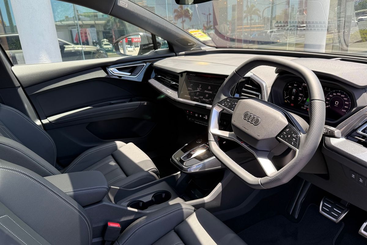 2024 Audi Q4 e-tron 55 F4