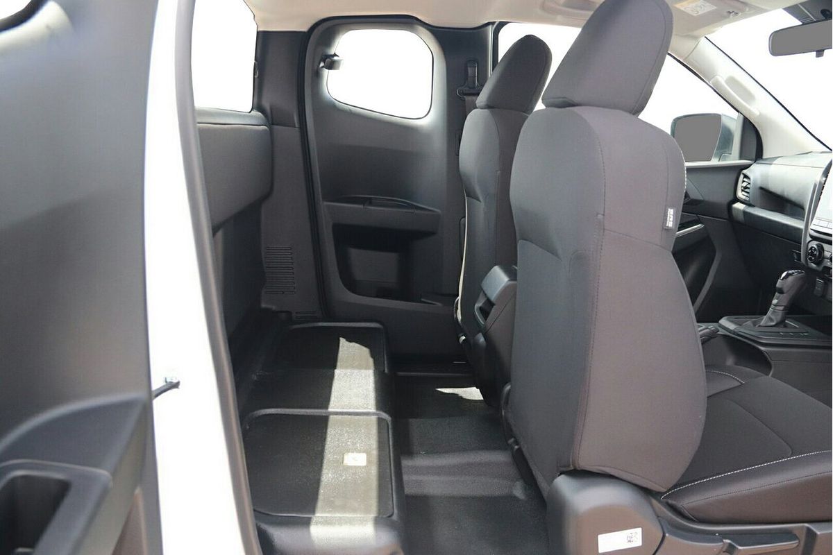 2025 Isuzu D-MAX SX High Ride Rear Wheel Drive