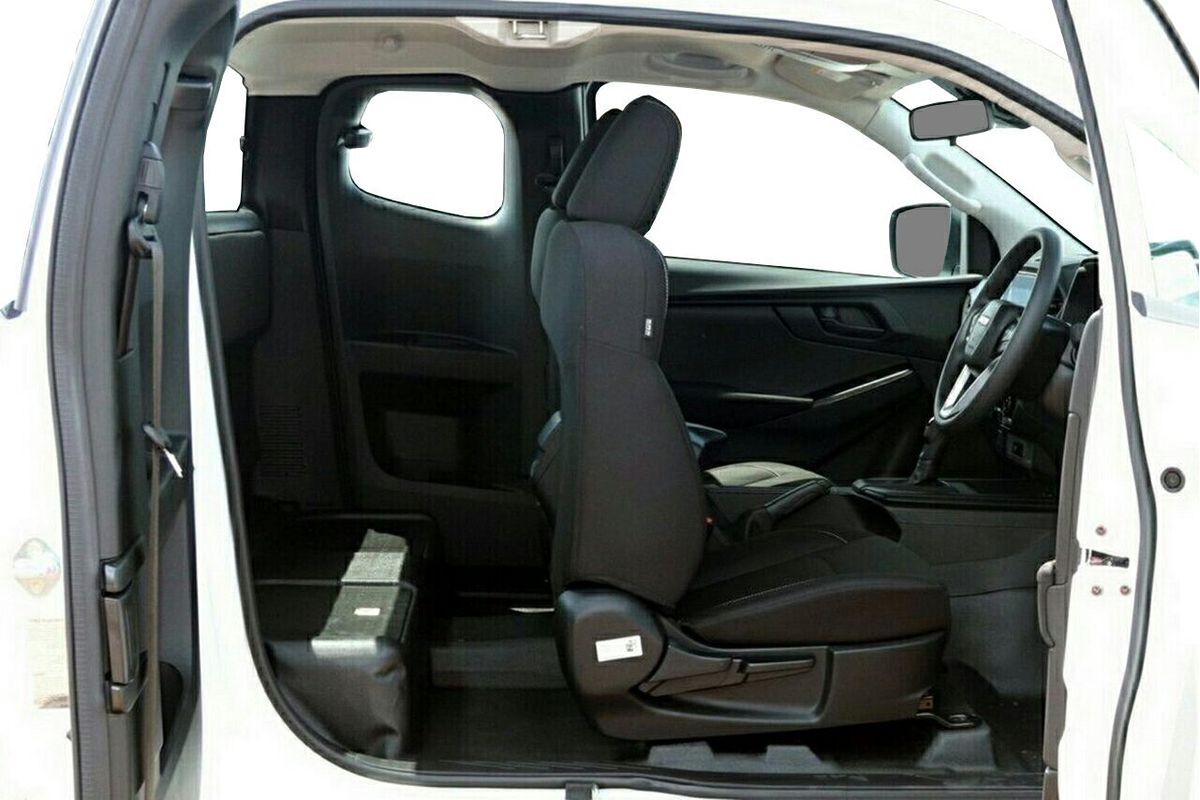 2025 Isuzu D-MAX SX High Ride Rear Wheel Drive