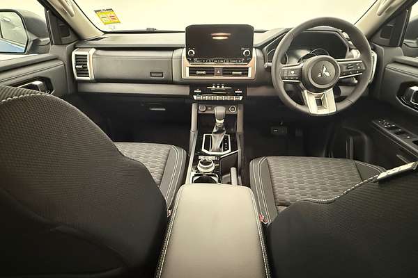 2025 Mitsubishi Triton GLS MV 4X4