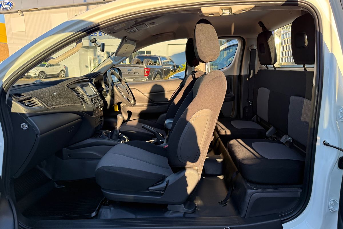2021 Mitsubishi Triton GLX MR 4X4