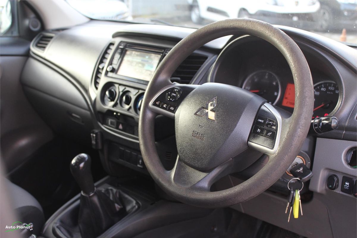 2017 Mitsubishi Triton GLX MQ 4X4