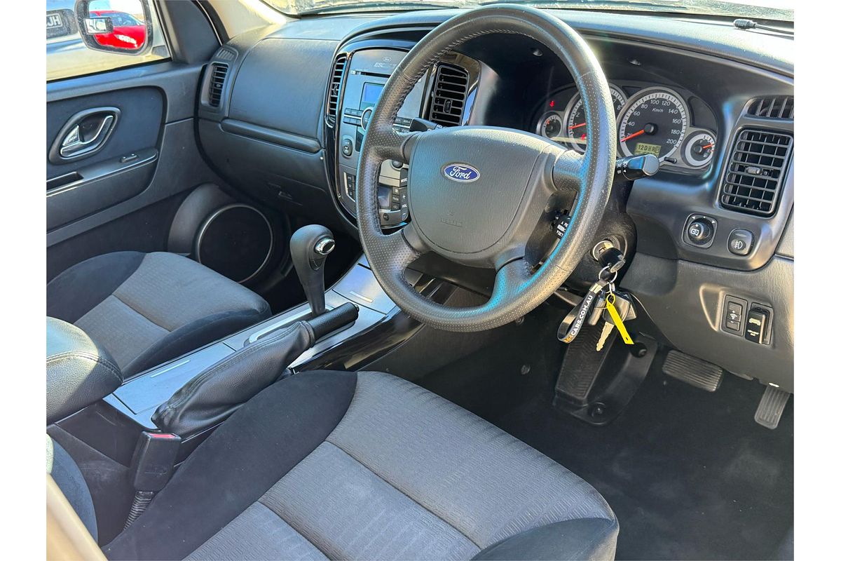 2010 Ford ESCAPE ZD
